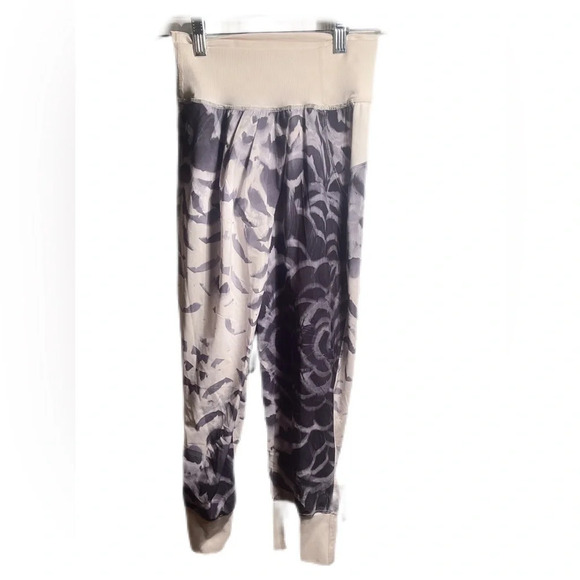 Lululemon Dance to yoga lightweight boyfriend fit stretch trend athletic Pant 2 - Picture 2 of 3